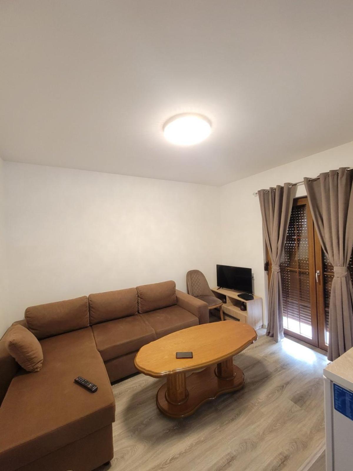 Eleon Motel Брезовица Екстер'єр фото