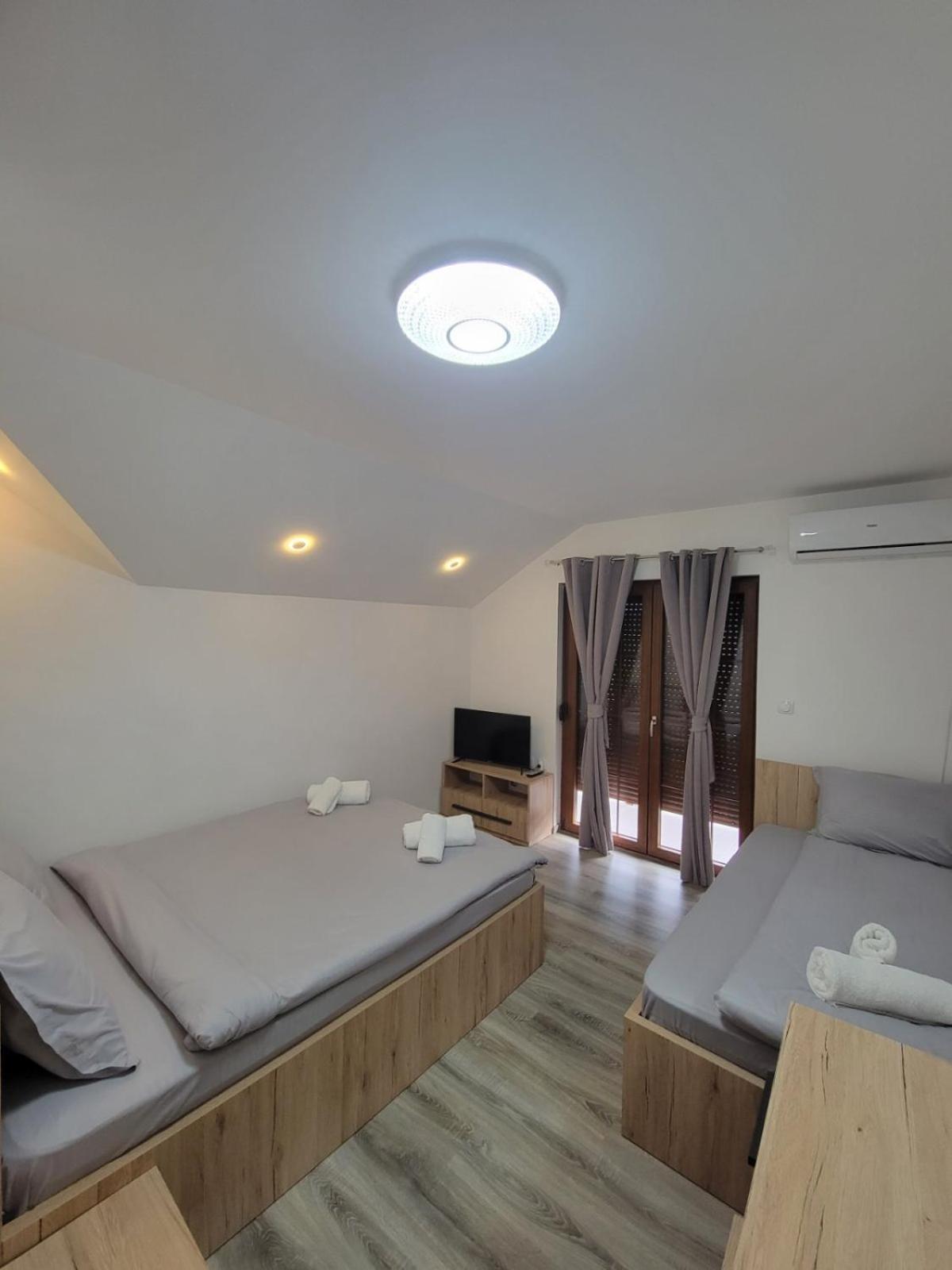 Eleon Motel Брезовица Екстер'єр фото